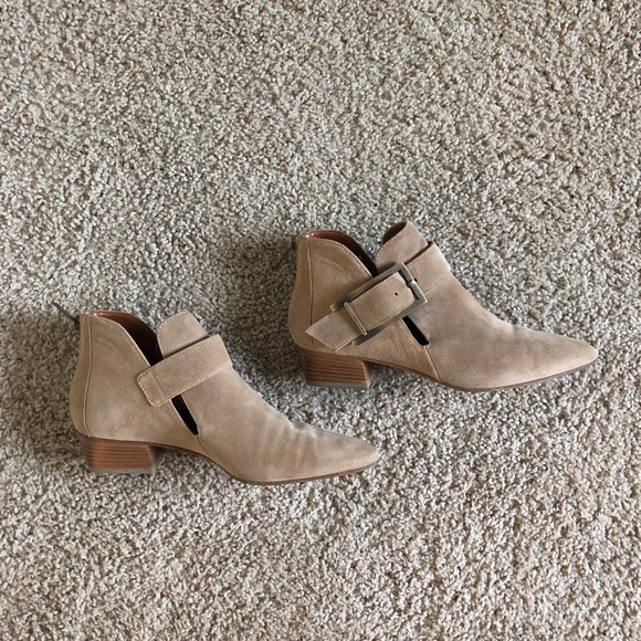 Aquatalia genuine suede ankle booties - Picture 2 of 4
